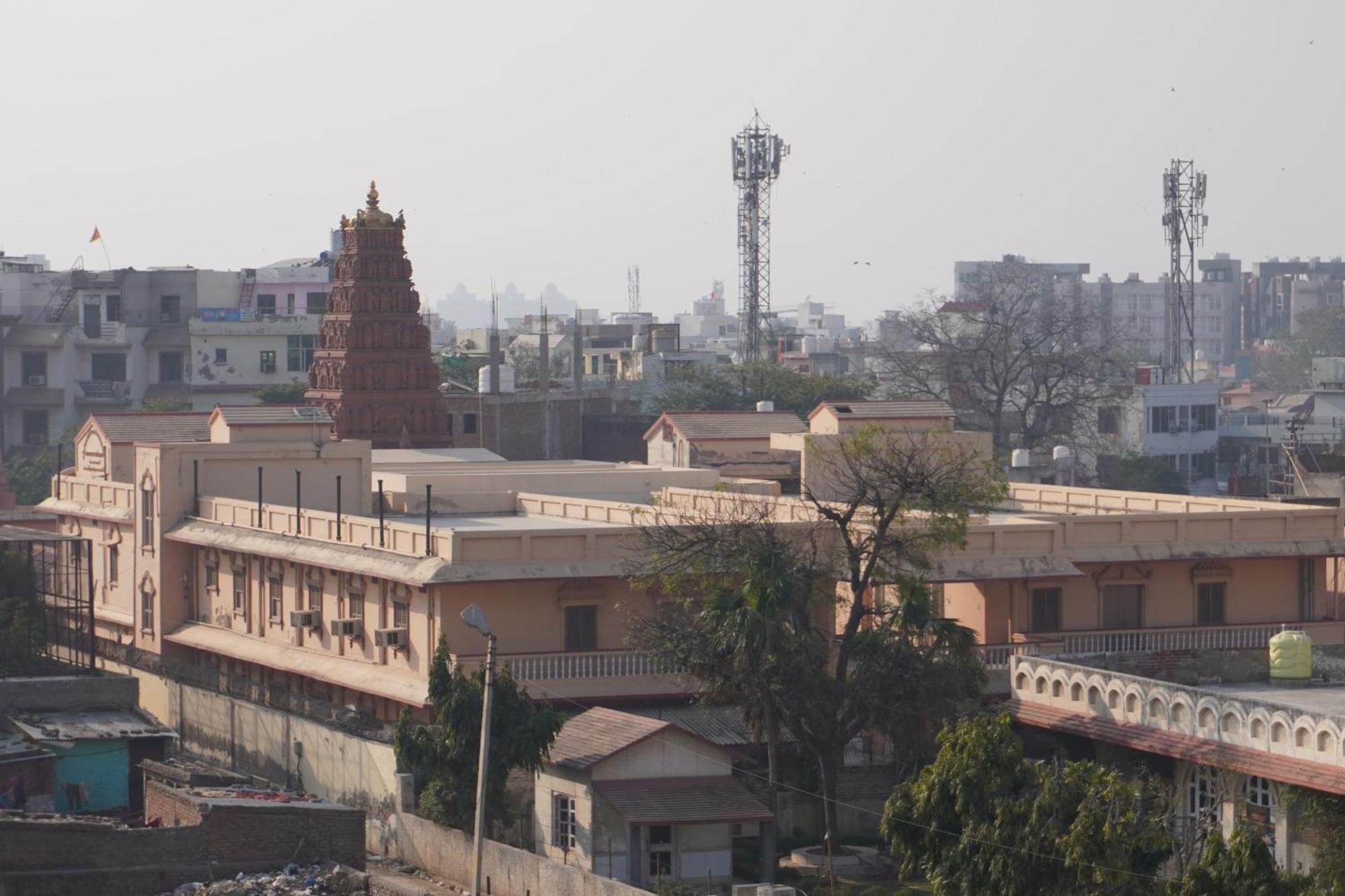 Shree Radha Rani Dham, Near Iskcon And Prem Mandir Hotell Vrindāvan Exteriör bild